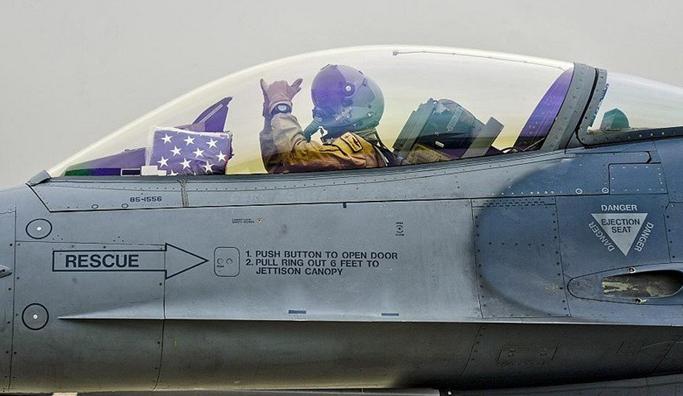 直10头盔瞄准具,阿帕奇激光瞄准头盔