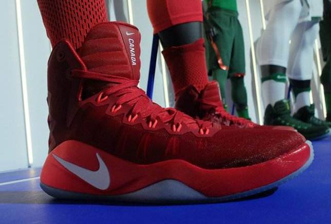 脚掌宽的篮球鞋,脚背高脚掌宽适合穿什么篮球鞋