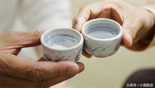 什么方法能解决纯低度粮食酒浑浊,低度白酒浑浊解决方法有哪些