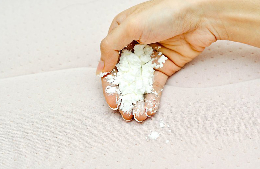 宝宝在床垫上尿尿了怎么处理,宝宝棉被上尿尿怎么处理