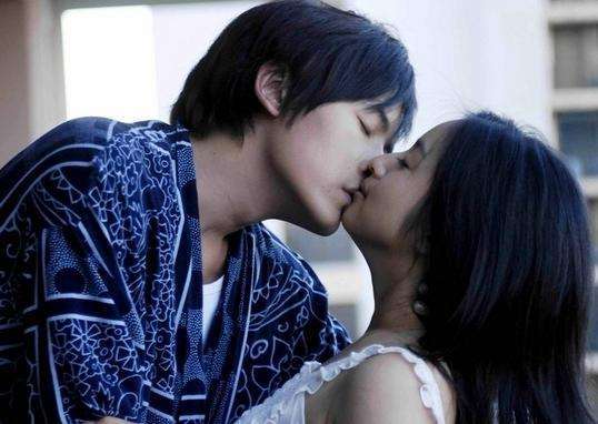 林心晨郑元畅参加综艺,郑元畅和林依晨拍吻戏是真吻吗