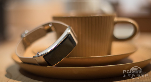 华为手环3深度评测,华为智能手环b3测血压