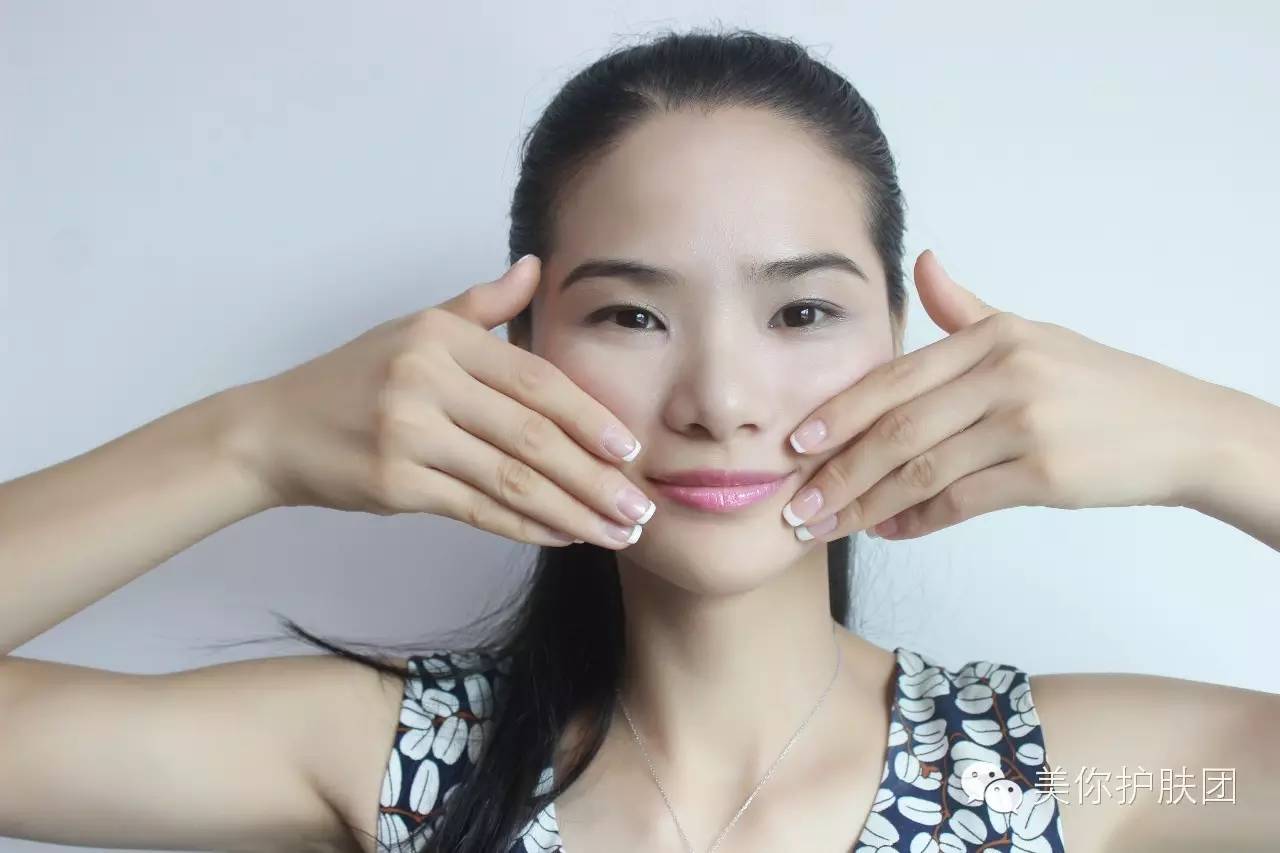 体内严重上火长痘怎么去,拒绝熬夜恢复新陈代谢