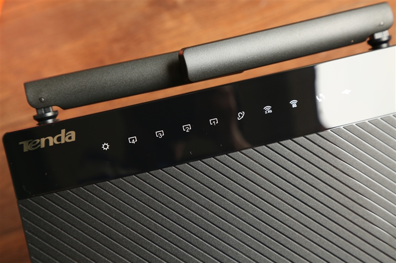 腾达路由器AC9是千兆的吗,腾达ac1200千兆口路由器