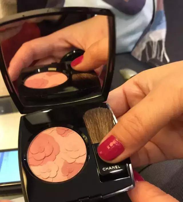 哪款腮红好用又持久不卡粉,哪款腮红好用又自然