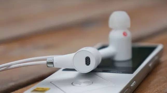 迷你降噪麦克风,降噪无线收音麦克风