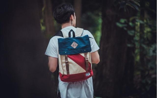 男生提升气质法则,男士气质双肩背包