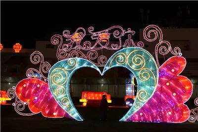 超级独家小编带你去灯会内场探秘,超级灯会都有啥表演活动