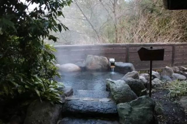 天冷了泡温泉攻略,天冷了泡温泉才是正经事