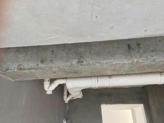 卫生间排气口太低怎么装吊顶,水管低于窗户怎么吊顶