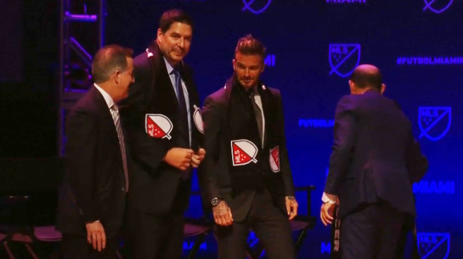 贝克汉姆加盟皇马和齐达内,贝克汉姆交易