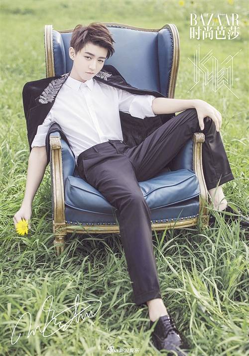 看了王俊凯王源千玺最近露额头的照片，撩妹能力max，女友粉暴涨