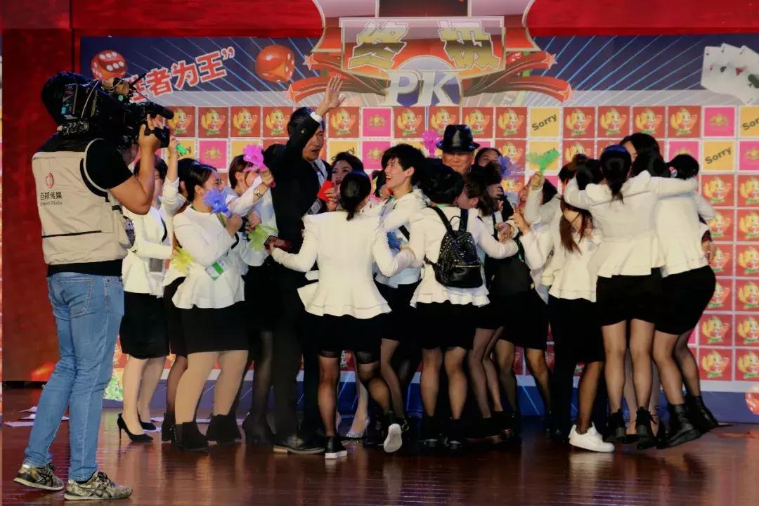 大佟小议现场:美业最豪大舅哥!巨邦国际十九岁生日答谢会召开