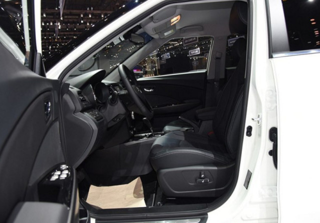 不容小觑的韩系新车，纯进口+全时四驱，卖12万让博越VV5难卖