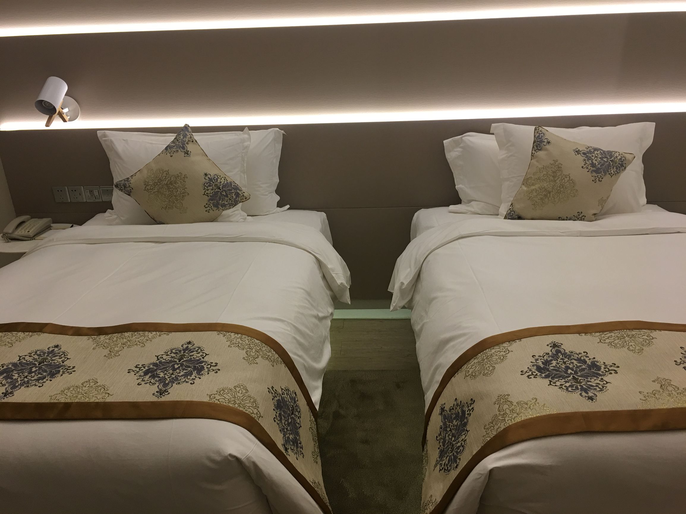 三亚凤凰机场去市区推荐酒店,三亚凤凰机场附近快捷酒店