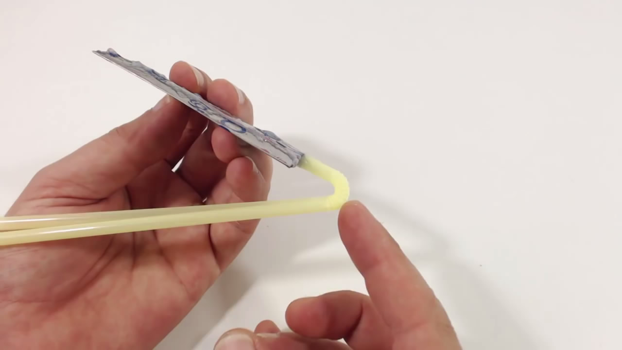 易拉罐和塑料瓶制作船,怎么把易拉罐改成遥控快艇