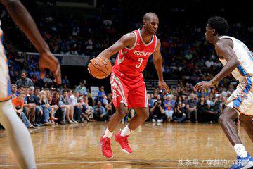 联盟严重被高估的球员斯蒂芬库里,库里和欧文控球谁厉害