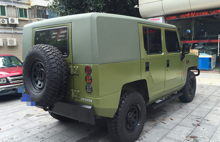 花20多万买辆5.0排量的路虎揽胜,北汽勇士能买到最硬的越野车