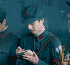 长着一张初恋脸，却被叫作“钢铁直男注孤生”？