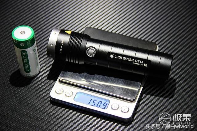 强光家用手电筒远射超亮,照明超远强光手电