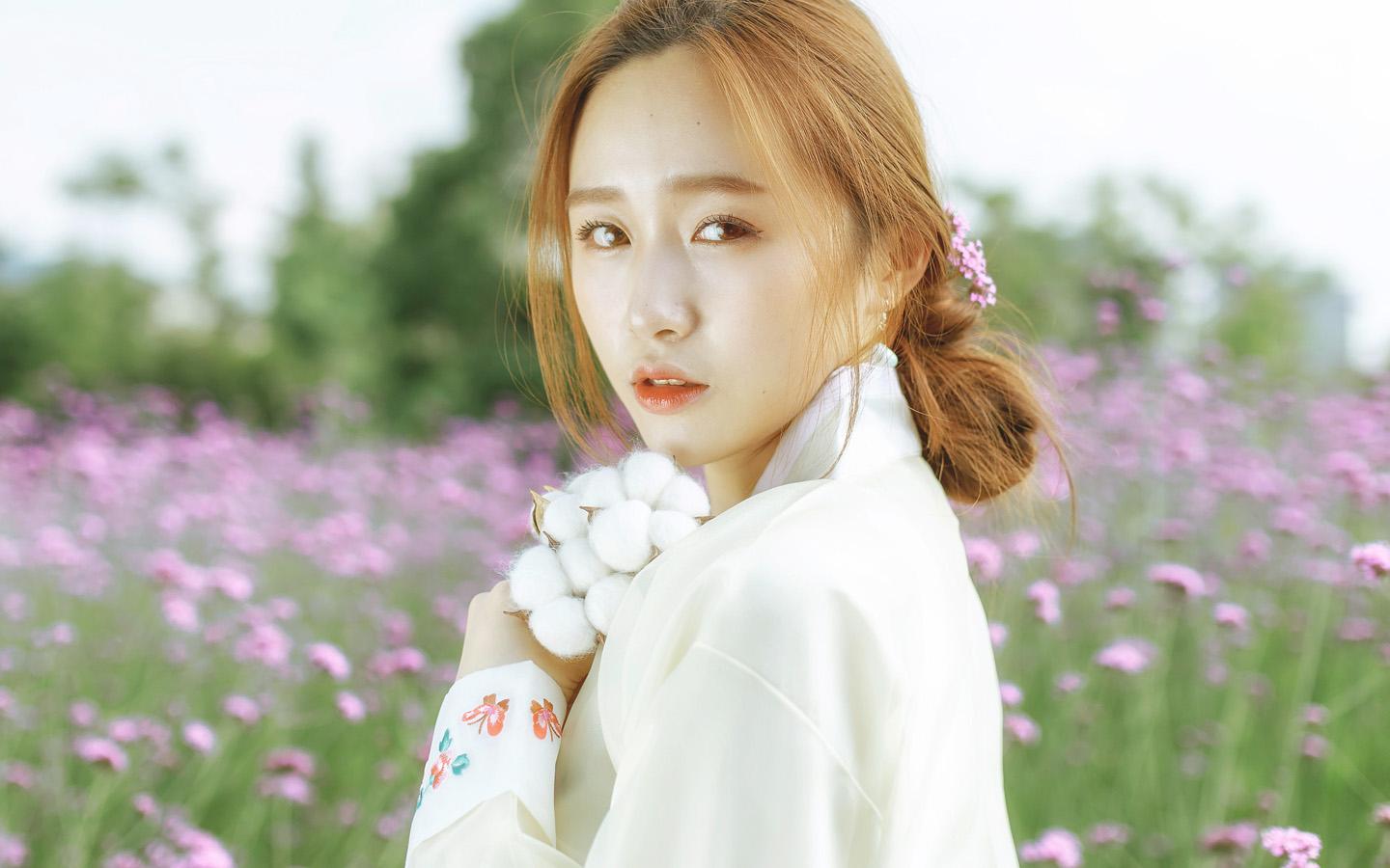 女朋友动不动就生你气是什么原因,女朋友越来越远离你该怎么哄回来