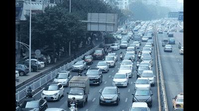 无论是面对业主还是外卖小哥，力天都散发着自己的温度