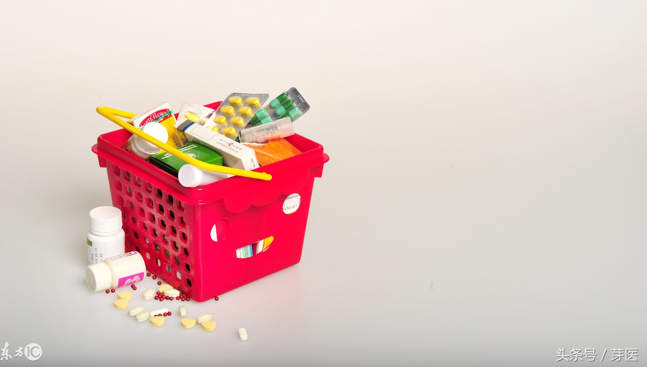 妈妈说是“好东西”，3岁女儿偷吃避孕药，性早熟可不是闹着玩的