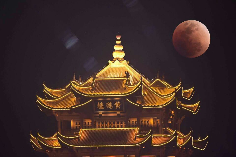 超级月亮配的诗句 (写超级月亮的诗句)