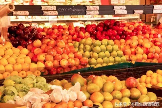 葡萄酒里面有哪些水果,喝葡萄酒前一定要知道的那些事