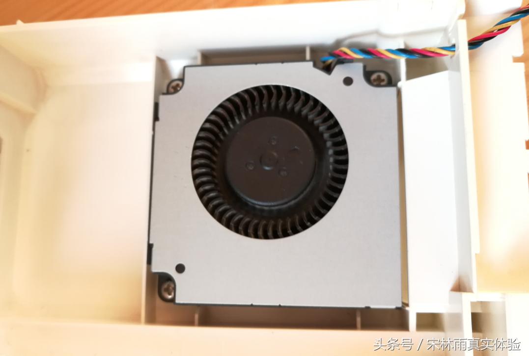 用了三年的荣耀立方路由器能有多脏，那就给他洗个澡吧！