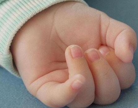 宝宝的健康也可从指甲中判断,宝宝指甲不健康的六个表现