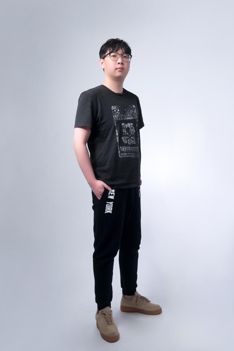 yy鍚冮浮姣旇禌鐩存挱,yy鍚冮浮涓绘挱