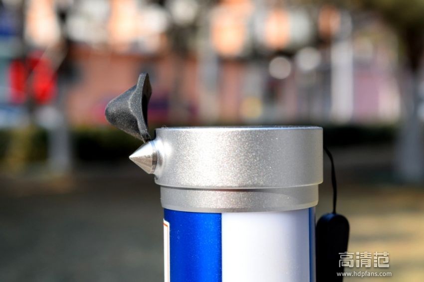 车载应急多功能手电筒,车用户外应急工具多功能手电筒