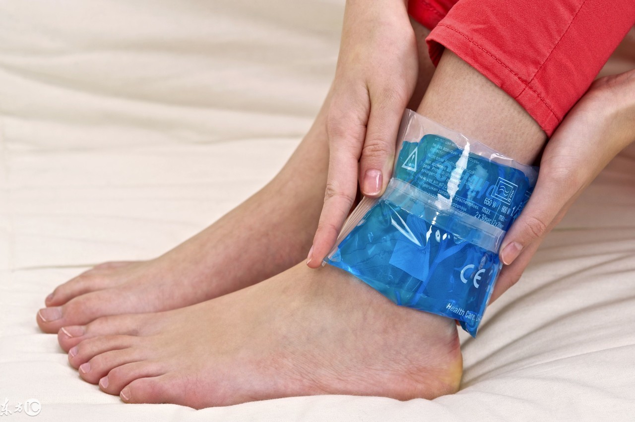 软组织挫伤应该冷敷还是热敷,胫骨软组织挫伤热敷还是冷敷