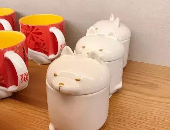 听说除了辣眼睛的狗年限定，还有这些萌到让人控制不住双手的……