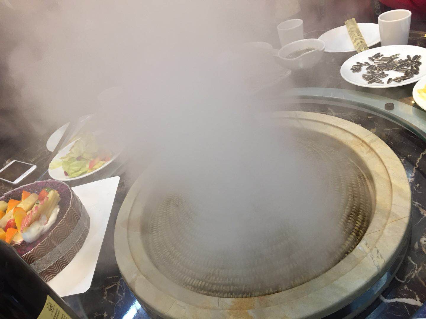 吃云南蒸汽石锅鱼,云南蒸汽石锅鱼美味中的精品