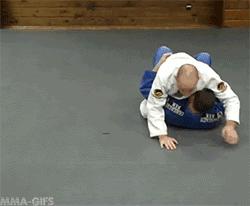 怎么帮人翻身,怎么翻身让宝宝趴在肚子上