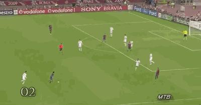 绿茵场最精准的手术刀之一！哈维的足球用智商就能碾压对手