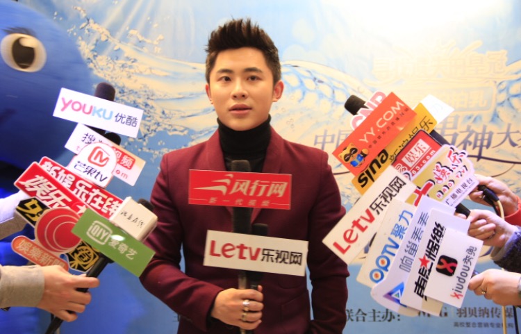 活泉拍拍乳中国校花男神大赛圆满落幕最美校花诞生