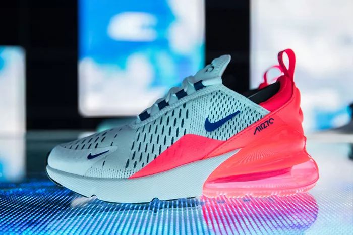 max270气垫测评,airmax270气垫多重可以踩开