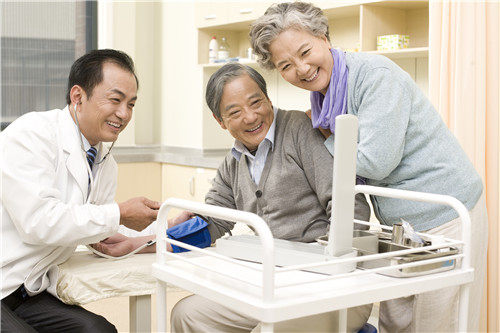 早上第一泡尿检查蛋白尿准确吗,肝开始病变早上起床有4种表现