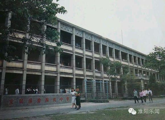 1990年，我初中毕业上中师，现在的收入后悔么？