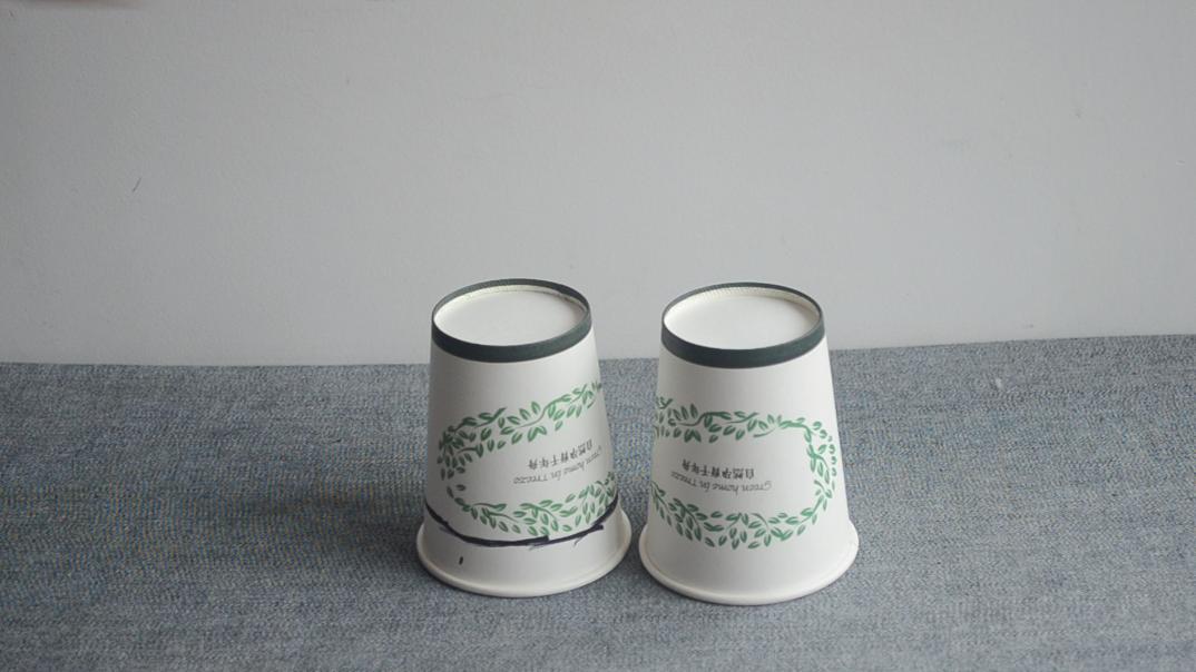 把一次性纸杯的底部戳个洞，解决了家家户户困扰的问题，赶紧试试