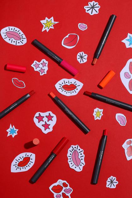 帮你情人节哄女票时尚圈推出哪些最潮新品