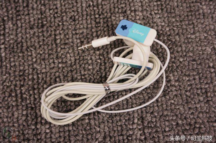 这款MP3*放播**器成了垃圾价，原价不知道多少，但现在只值六元钱