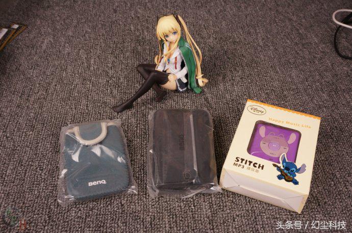 真的只够买两颗白菜，6元包邮的MP3*放播**器到了，看样子还可以