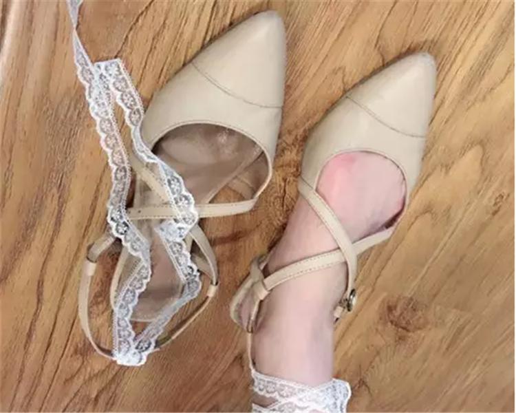 鞋子总是掉袜子是怎么回事,鞋子容易掉跟怎么加绑带