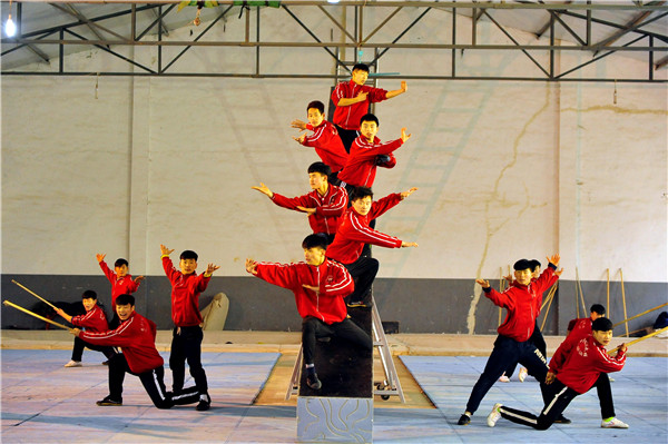 河南塔沟武校2019年春晚演出,塔沟武校从哪一年开始登上春晚