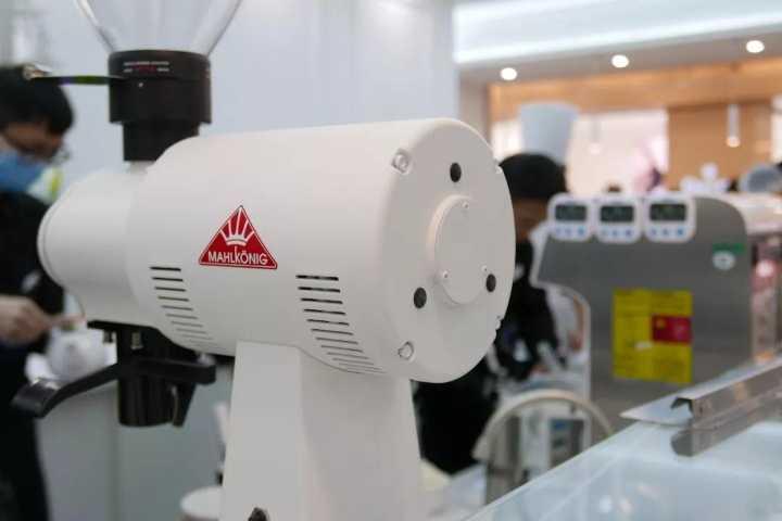 200人排队，黄牛大军集结！LadyM杭州首店开卖！