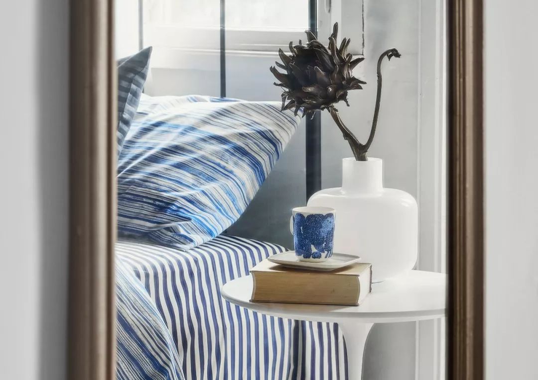 芬兰家饰品牌Marimekko与化妆品倩碧联手打造的彩妆,用在哪儿?